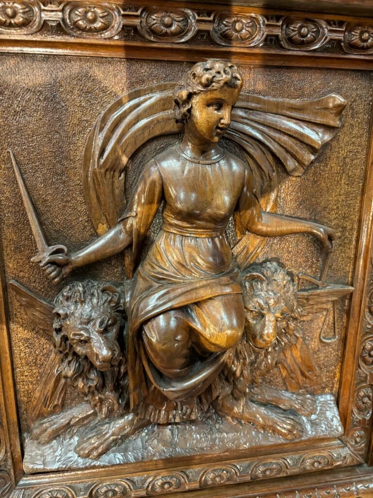 Tableau et sculpture en relief
